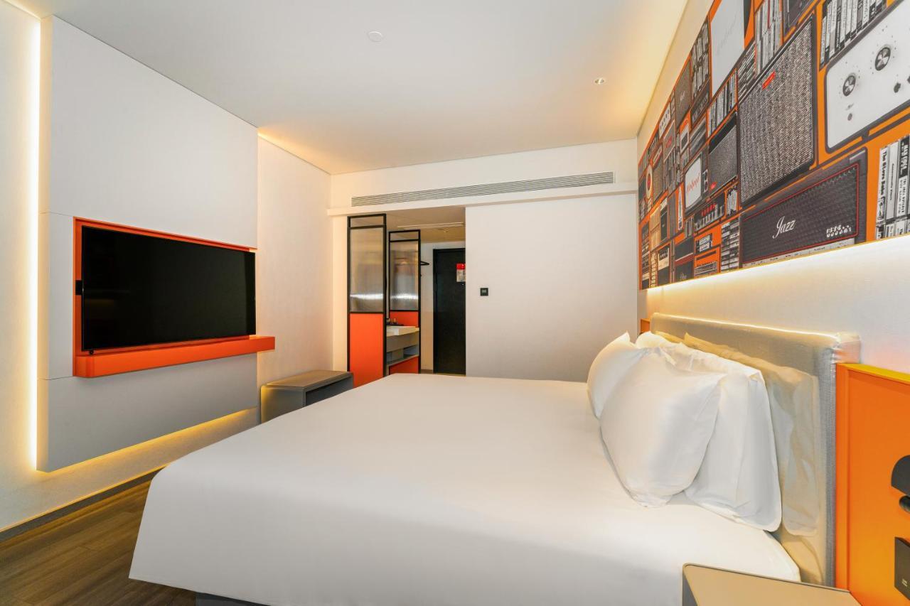 Ibis Styles Hotel - 260M From Guangji Street Subway Station Xian Bagian luar foto