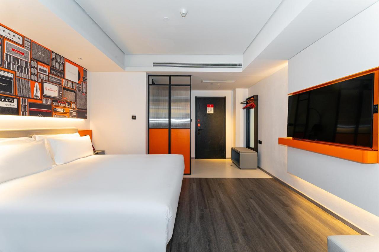 Ibis Styles Hotel - 260M From Guangji Street Subway Station Xian Bagian luar foto